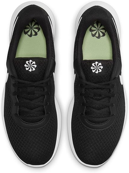Nike Tanjun